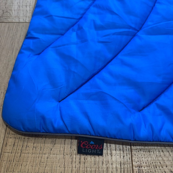 Coors Light Carhartt Backpack + Down Blanket - Picture 8 of 8